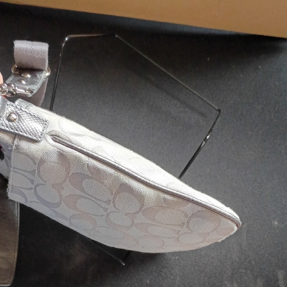 Coach Metallic Sutton Signature Crossbody - Picture 4 of 15